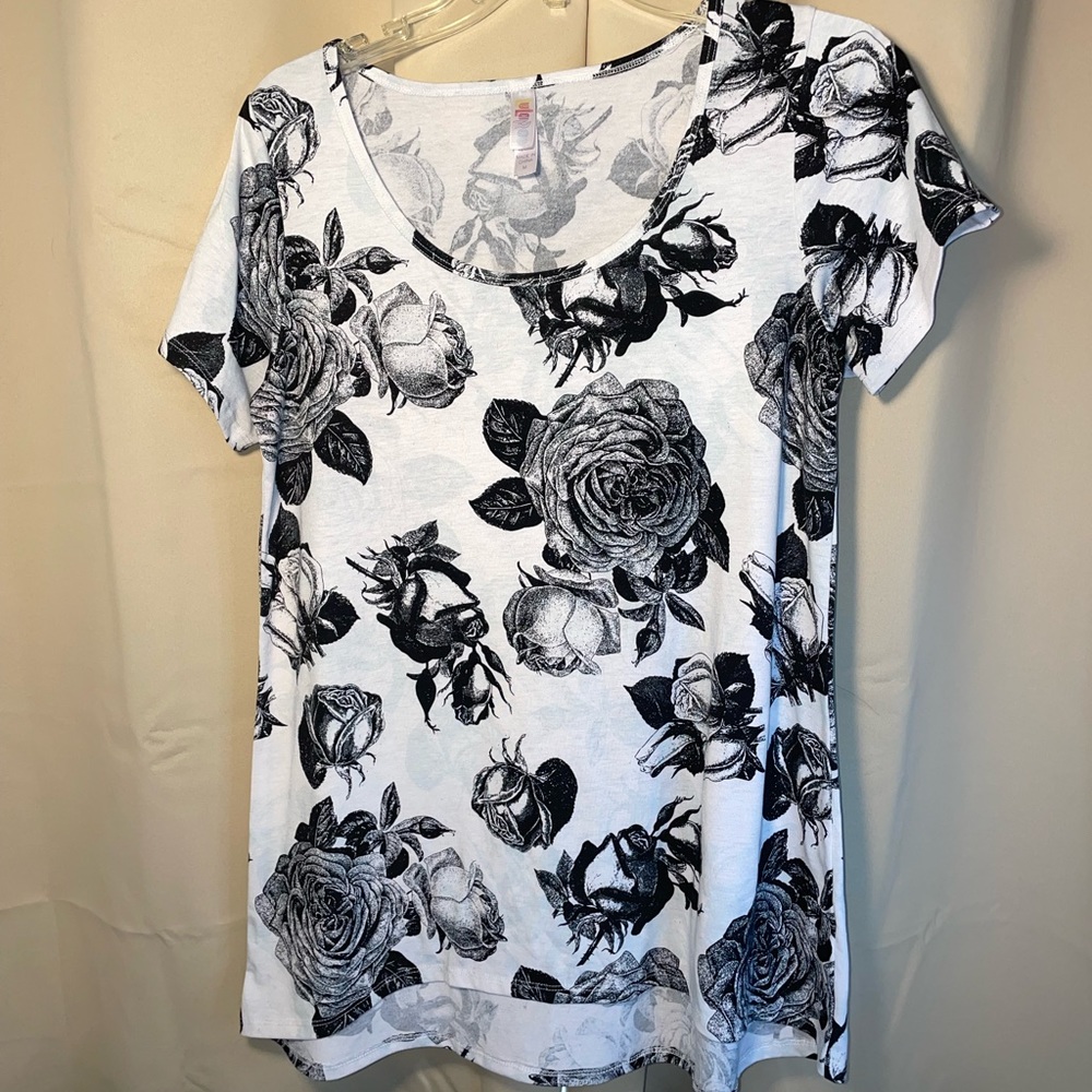 LulaRoe Tee